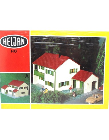 HELJAN HAUS MIT GARAGE UND BALKON