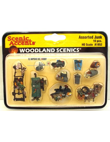 WOODLAND SCENICS ASSORTED JUNK